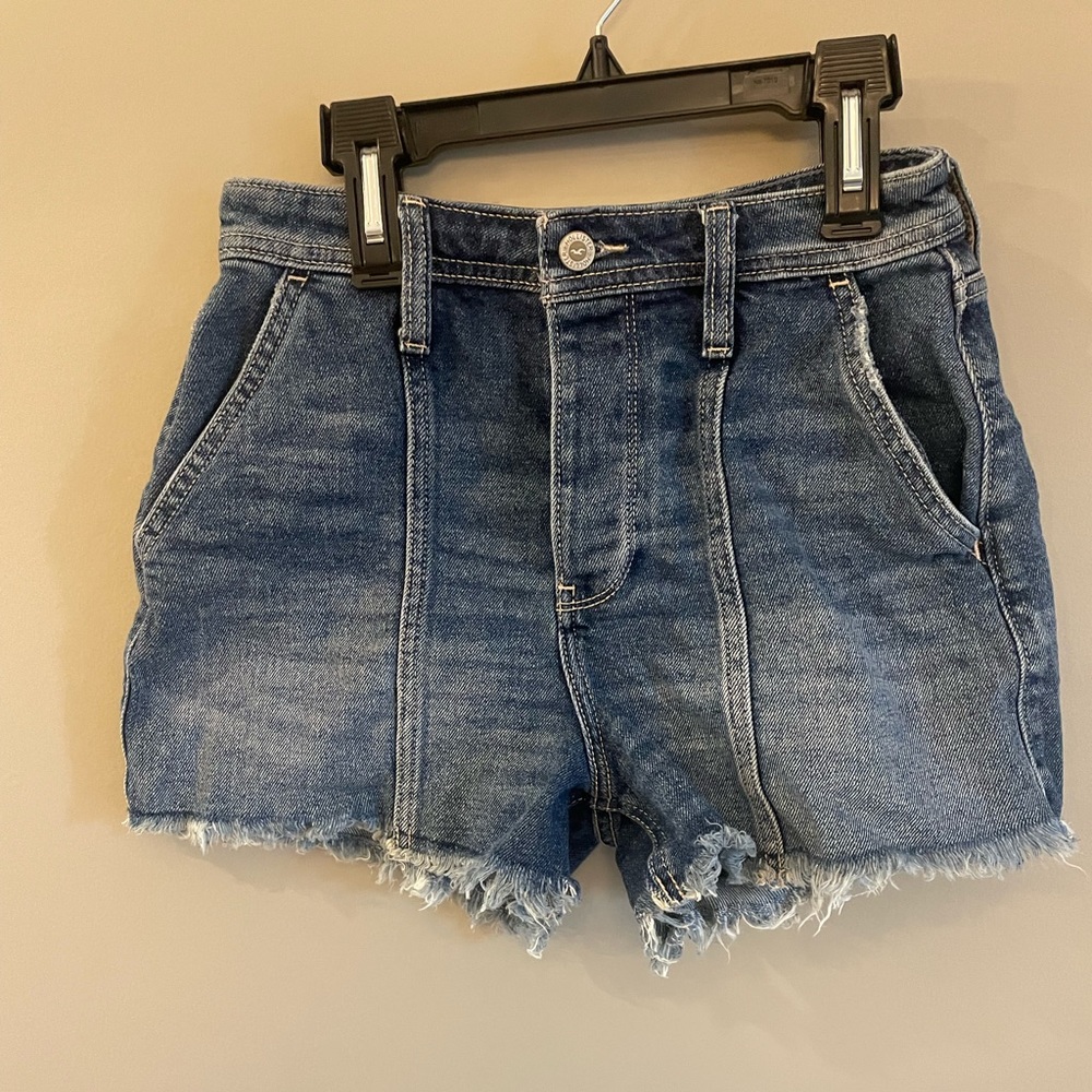 Women’s Hollister Denim Jean Shorts!!